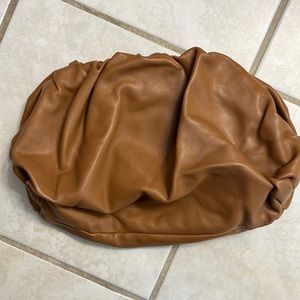 Pouch cloud large brown